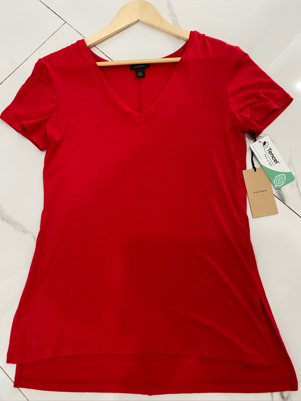 NWT Halogen Red V-Neck Short Sleeve Top in tencel material